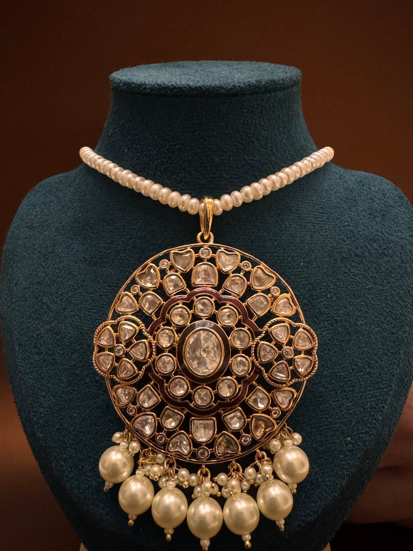 Ruhani Royal Pendant Set